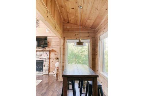 Mountain Splash -heated Indoor Pool, Hot Tub, Arcade Game Room