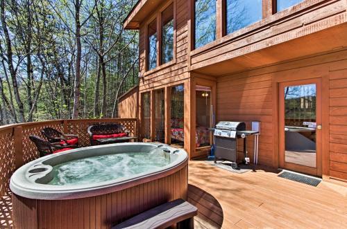 Secluded And Private Smoky Mtn-view Cabin With Fire Pit