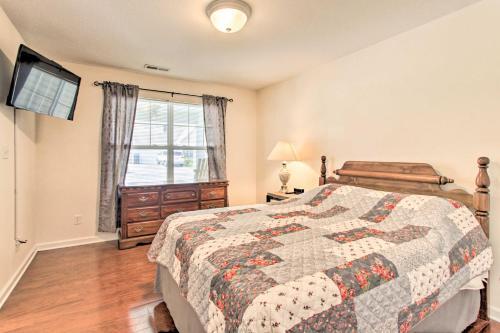 Pigeon Forge Home With Pool - 2 Miles To The Island!