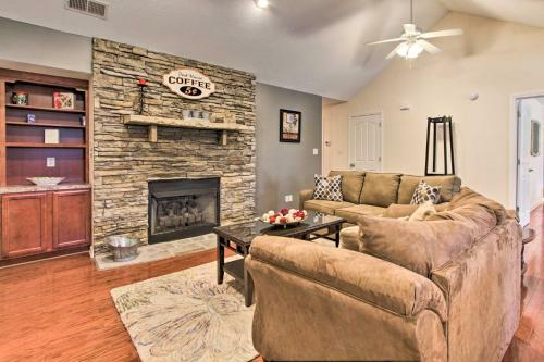 Pigeon Forge Home With Pool - 2 Miles To The Island!