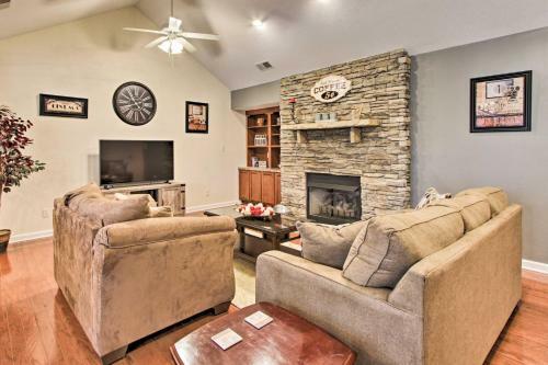 Pigeon Forge Home With Pool - 2 Miles To The Island!