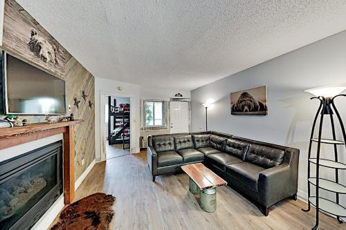 Apartamento River Place Condo - Mountain & River Views, Pool Condo
