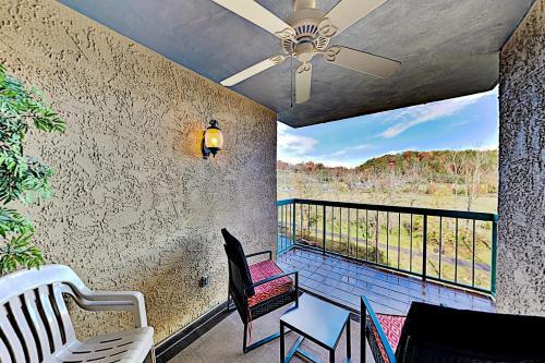 Apartamento River Place Condo - Mountain & River Views, Pool Condo