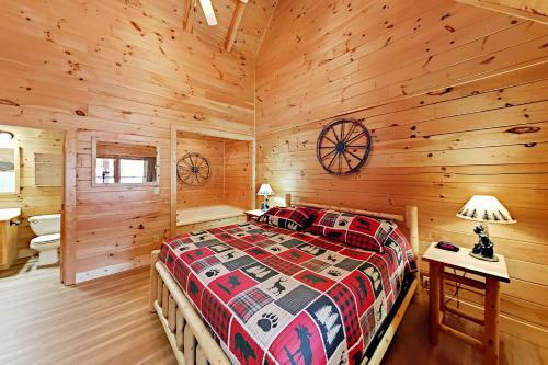 Country Bear Cove - Private Hot Tub Cabin