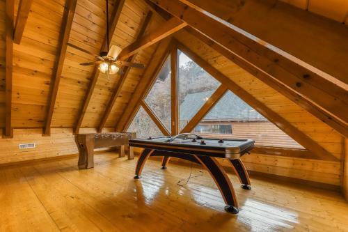 Mountain Theatre Lodge