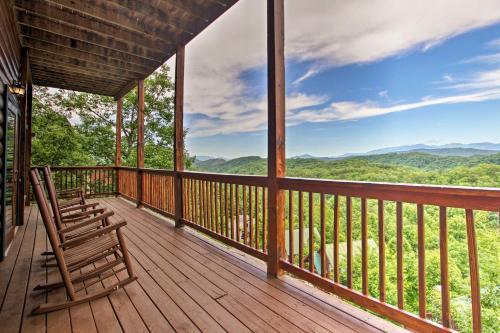 3,500-sq-ft Cabin - Sunrise And Mtn View And Pool Access