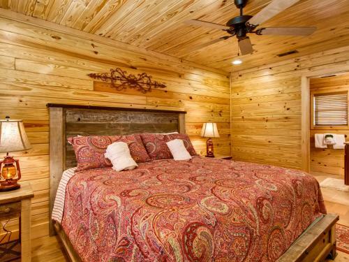 River Romance #2328 By Aunt Bug's Cabin Rentals