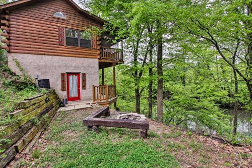 Riverfront Cabin With Fire Pit - 5 Mi To Pigeon Forge