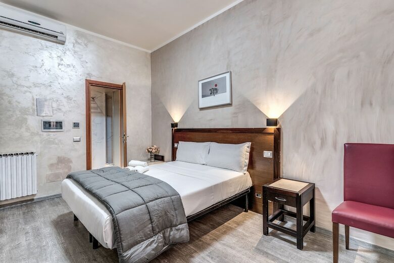 Hotel Family House