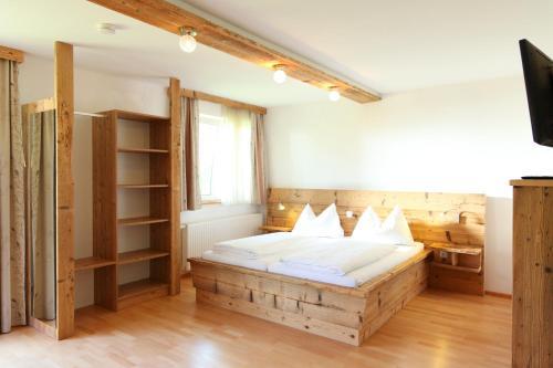 Hostal Gasthof Pension Wei�es R�ssl