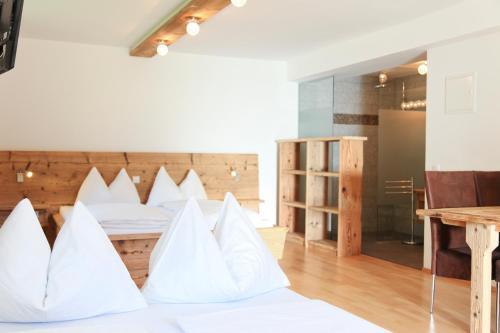 Hostal Gasthof Pension Wei�es R�ssl
