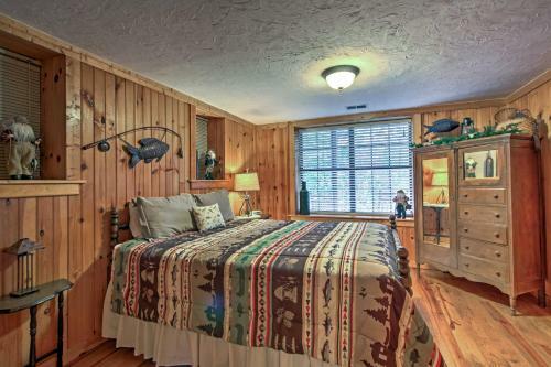 Smoky Mountain Cabin With View From Hot Tub And Deck!