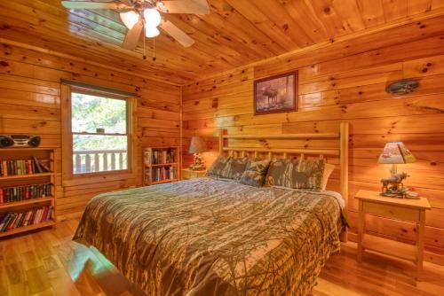 Pine Cove Hideaway #1816 By Aunt Bug's Cabin Rentals
