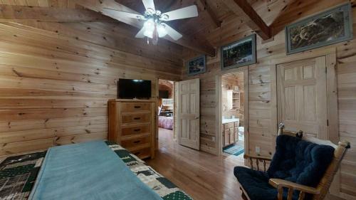 A-bluff & Beyond Cabin