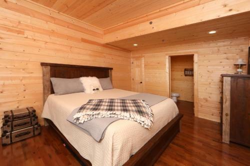 Honey J's Mountain Retreat