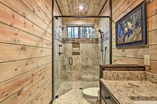 Lavish Residence With Indoor Pool Near Pigeon Forge!