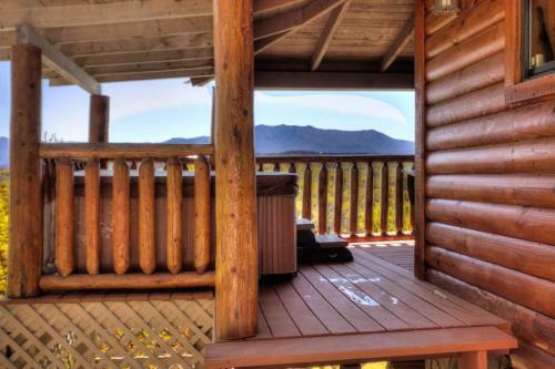 Grandpa Bear's View #233 By Aunt Bug's Cabin Rentals