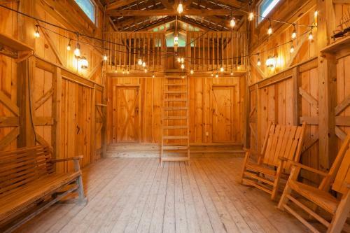 All Decked Out Cabin