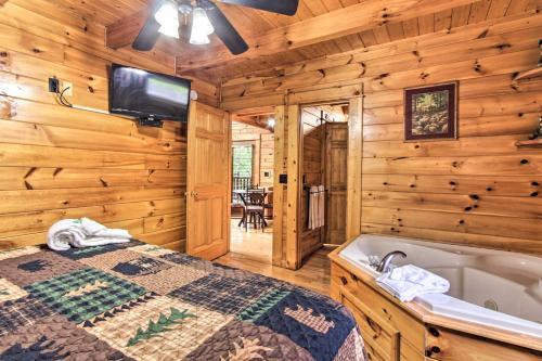 Romantic Pigeon Forge Log Cabin With Hot Tub!