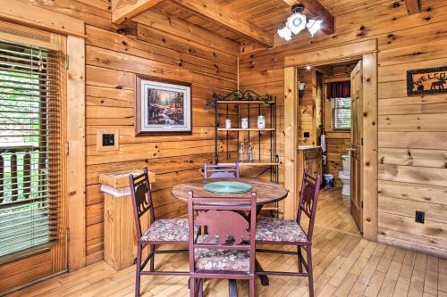 Romantic Pigeon Forge Log Cabin With Hot Tub!