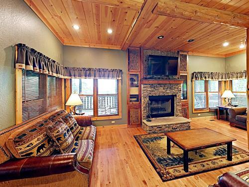 New Listing! ?our Together Place? Custom Cabin Cabin
