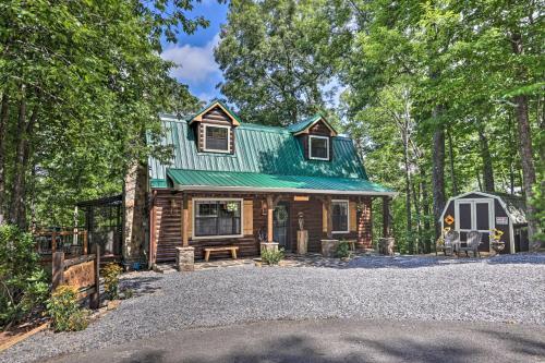 Rustic-chic Cabin With Deck, Hot Tub, Mtn Views!