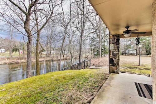 Apartamento Riverfront Condo Less Than 2 Miles From The National Park!