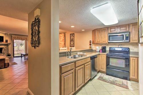 Apartamento Riverfront Condo Less Than 2 Miles From The National Park!