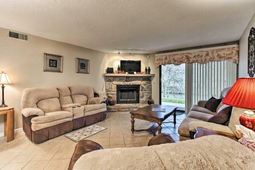 Apartamento Riverfront Condo Less Than 2 Miles From The National Park!
