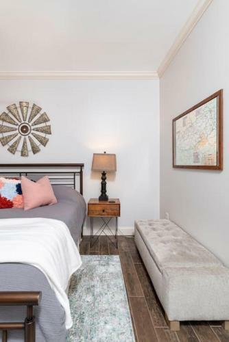 Elegant Cades Cove Condo With Community Pool
