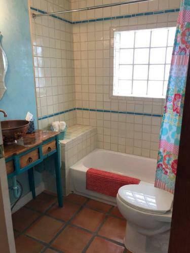 Bed & Breakfast El Viejo Adobe - Across From Sul Ross Campus