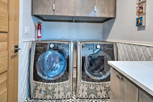 Stunning Austin Retreat With Pool, 5 Mi To Downtown!