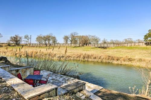 Riverfront Home With Shaded Porch And Hottub By Dt Blanco