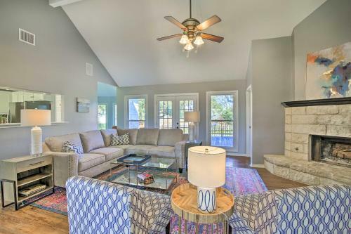 Renovated Home Nestled On Cibolo Creek With Fire Pit