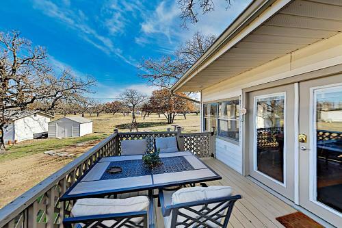 Lakefront Cottage With Private Fishing Dock Home