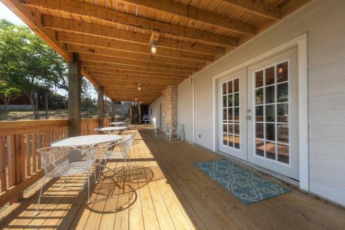 High Bluff Lodge Home