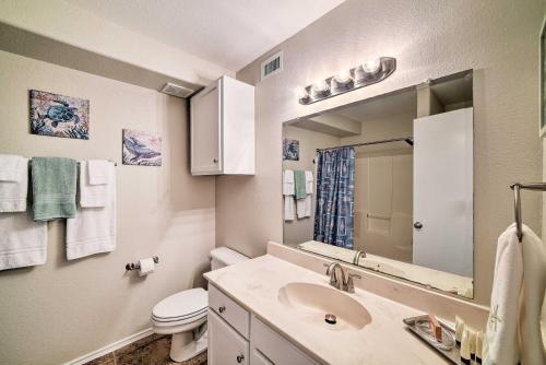 Apartamento Corpus Christi Escape With Community Amenities!