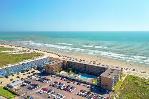 Apartamento Gulfstream Condos - Beachfront Corner Unit, Pool Condo