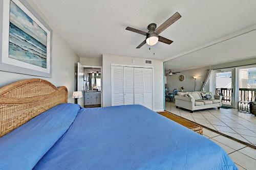 Apartamento Gulfstream Condos - Beachfront Corner Unit, Pool Condo