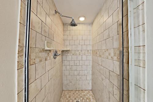 Apartamento Gulfstream Condos - Beachfront Corner Unit, Pool Condo