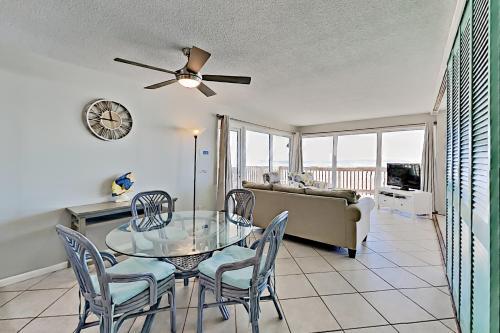 Apartamento Gulfstream Condos - Beachfront Corner Unit, Pool Condo