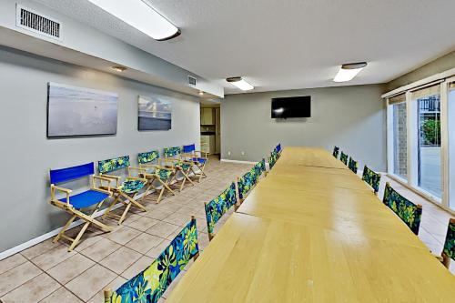 Apartamento Gulfstream Condos - Beachfront Corner Unit, Pool Condo