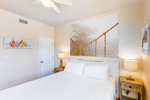 Leeward Bay 15014