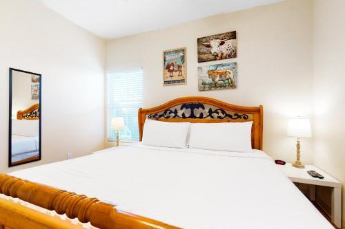 Leeward Bay 15001