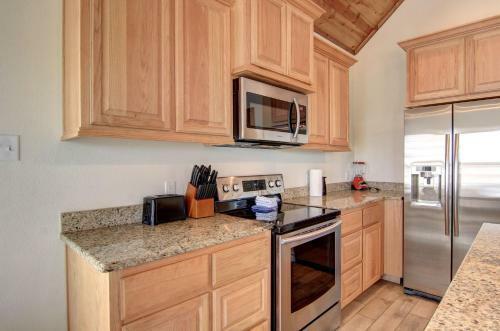 Coles Cabin Lv124 Home