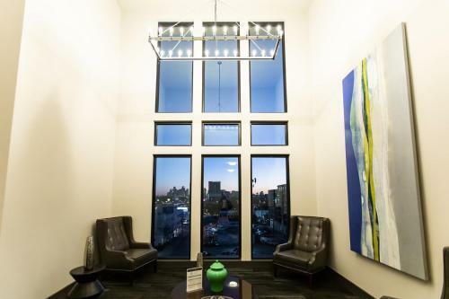 Apartamento Knox District Pet Friendly King Suite Plus Pool & Gym