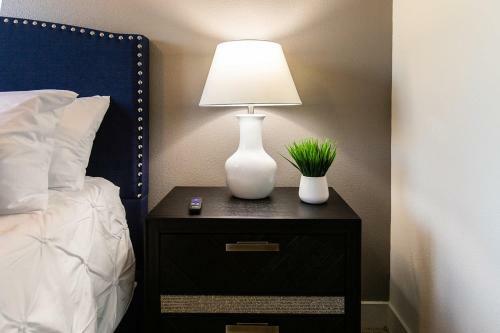 Apartamento Knox District Pet Friendly King Suite Plus Pool & Gym