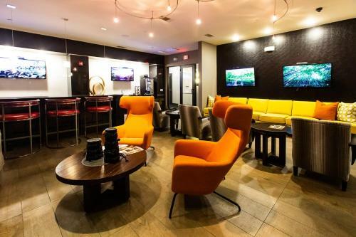 Apartamento Knox District Pet Friendly King Suite Plus Pool & Gym