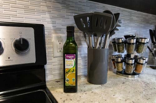 Apartamento Knox District Pet Friendly King Suite Plus Pool & Gym
