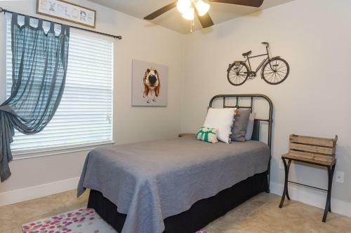 Fredericksburg Fun All 4 Units Apts